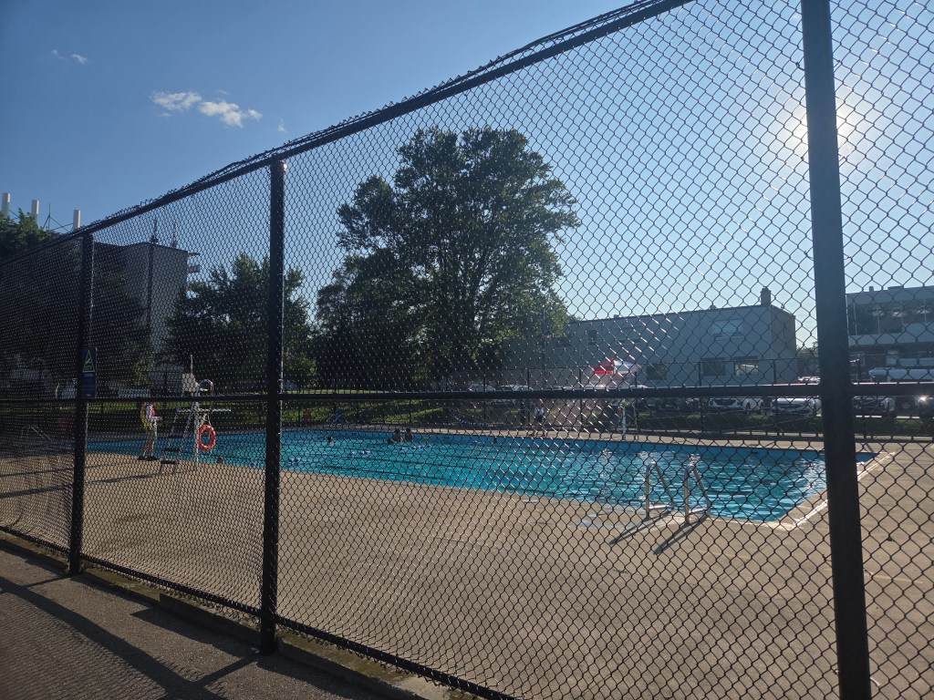 Amos Waites Outdoor Pool & FBI Pizza – Swim&nbsp;Date!